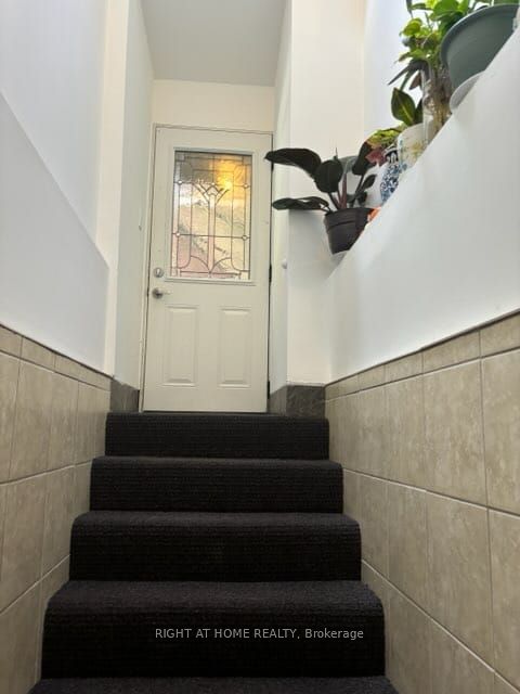 154 Davisville Ave, #Lower