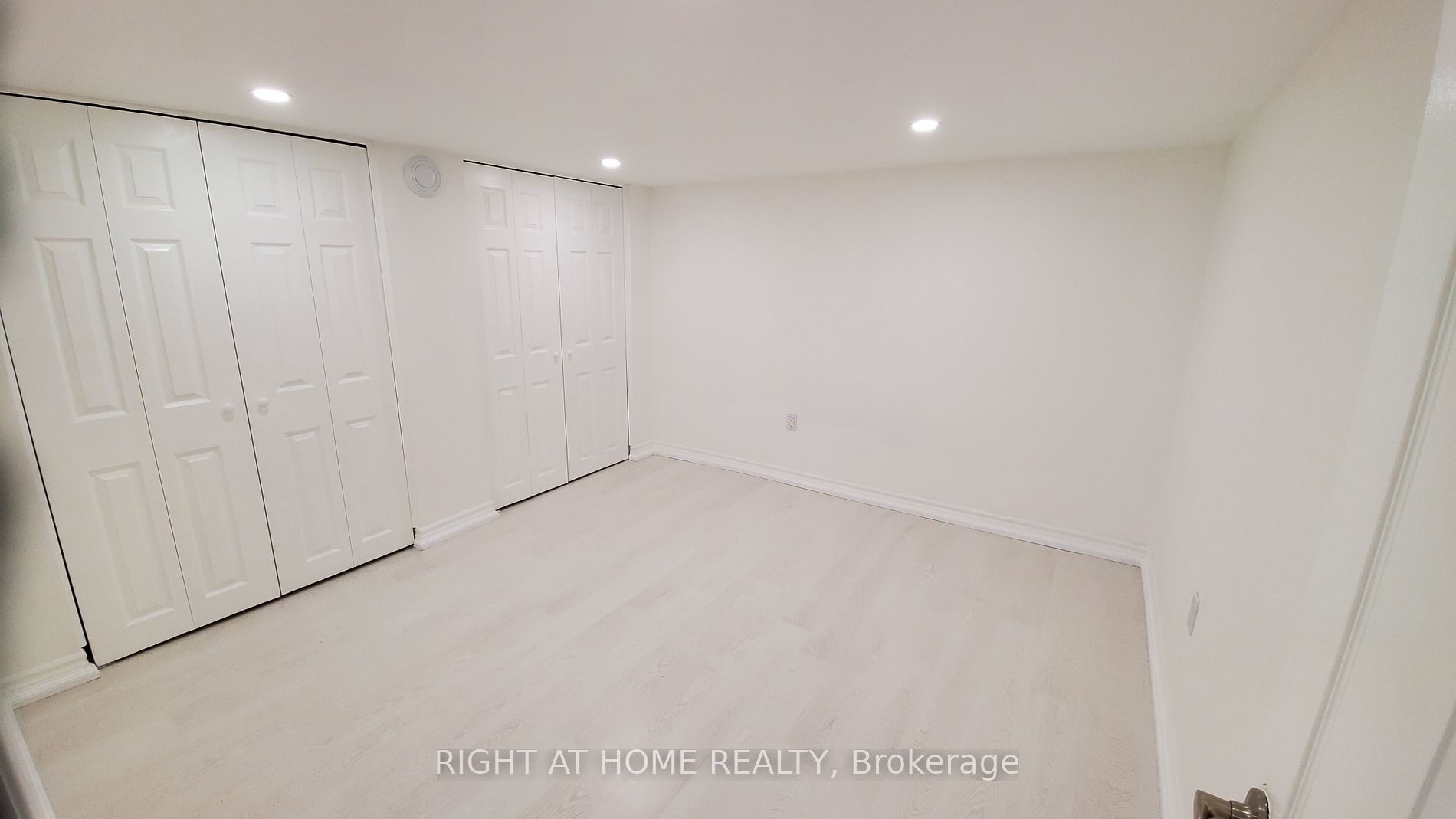 154 Davisville Ave, #Lower