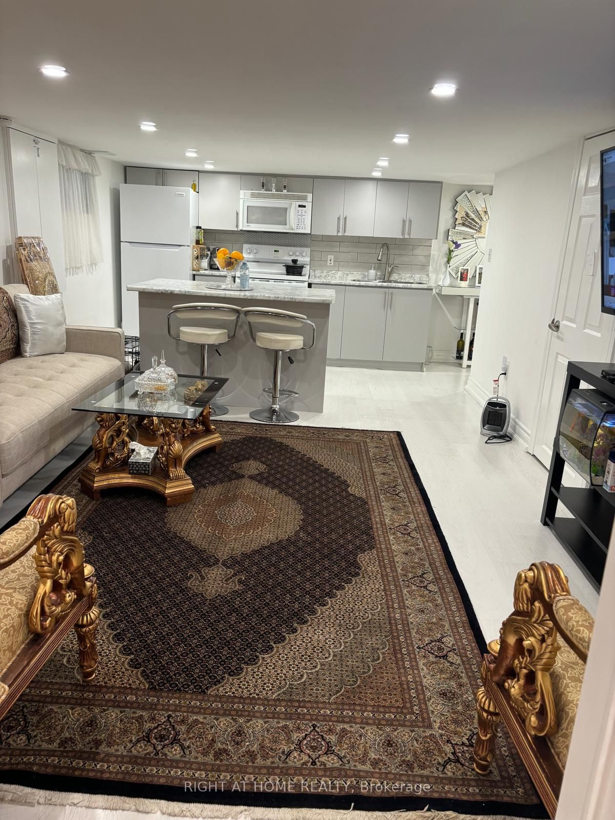 154 Davisville Ave, #Lower