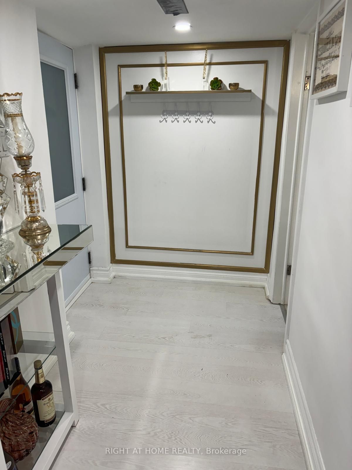 154 Davisville Ave, #Lower