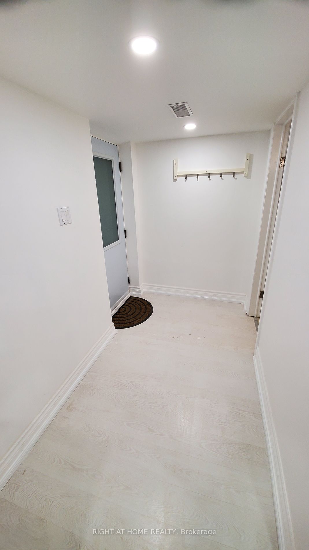 154 Davisville Ave, #Lower