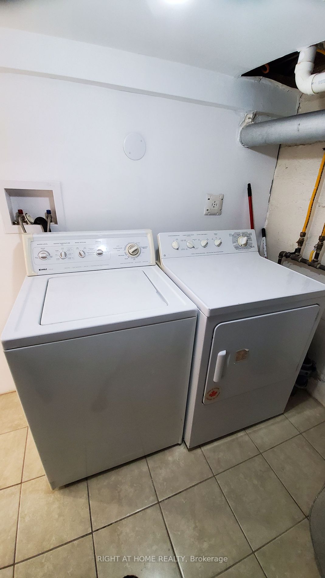 154 Davisville Ave, #Lower