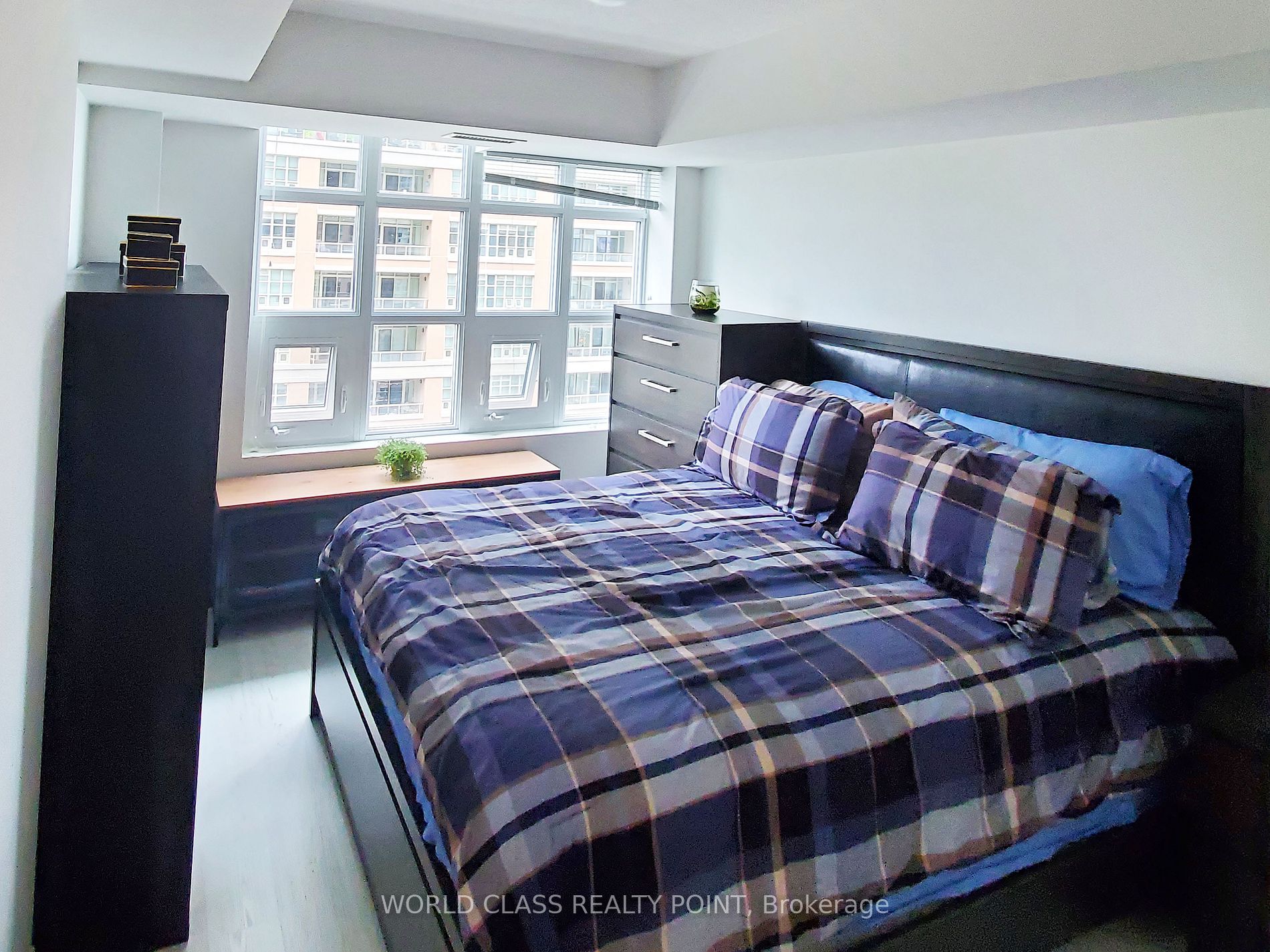 75 East Liberty St, #920