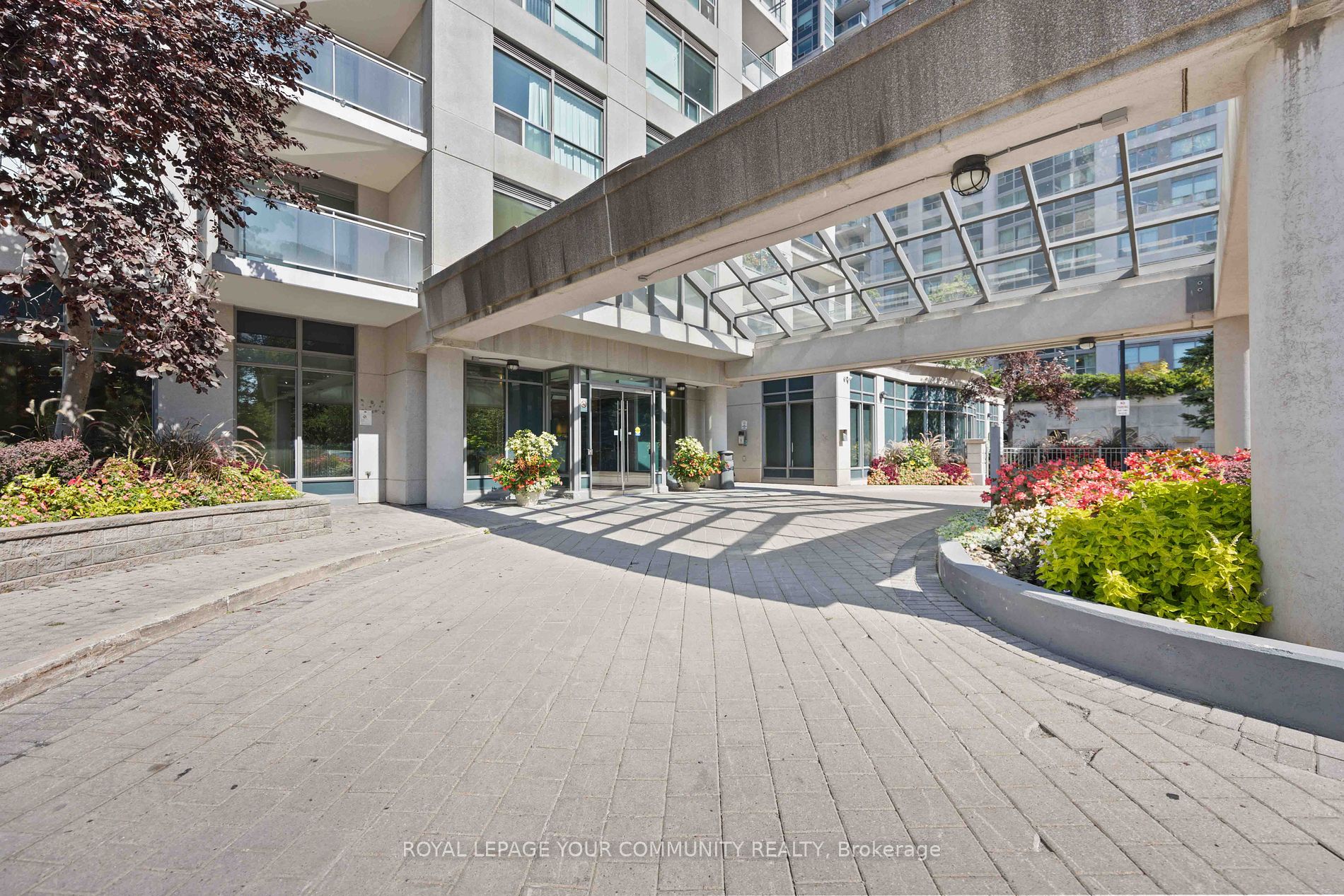 21 Hillcrest Ave, #404