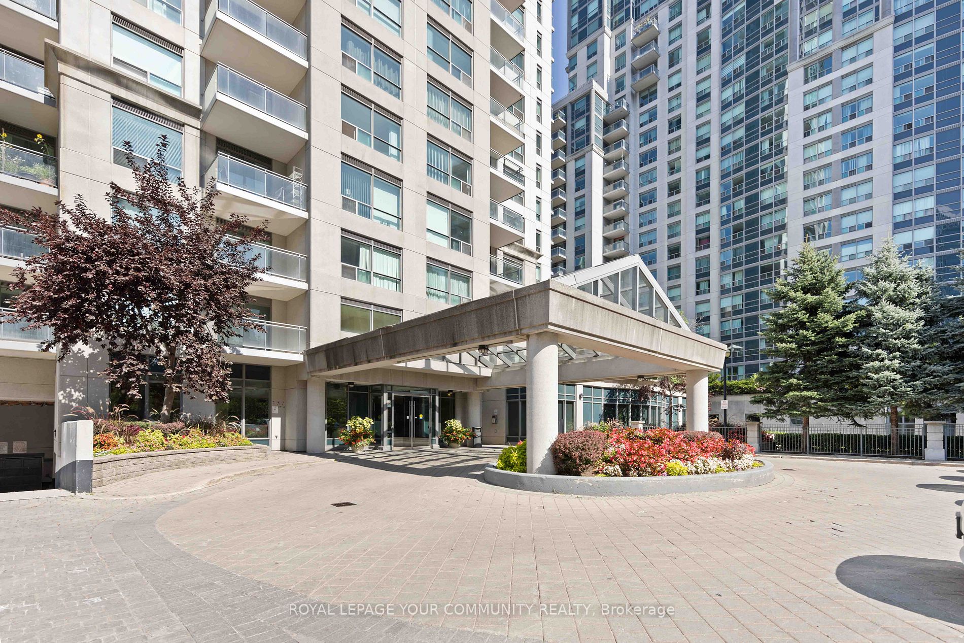 21 Hillcrest Ave, #404