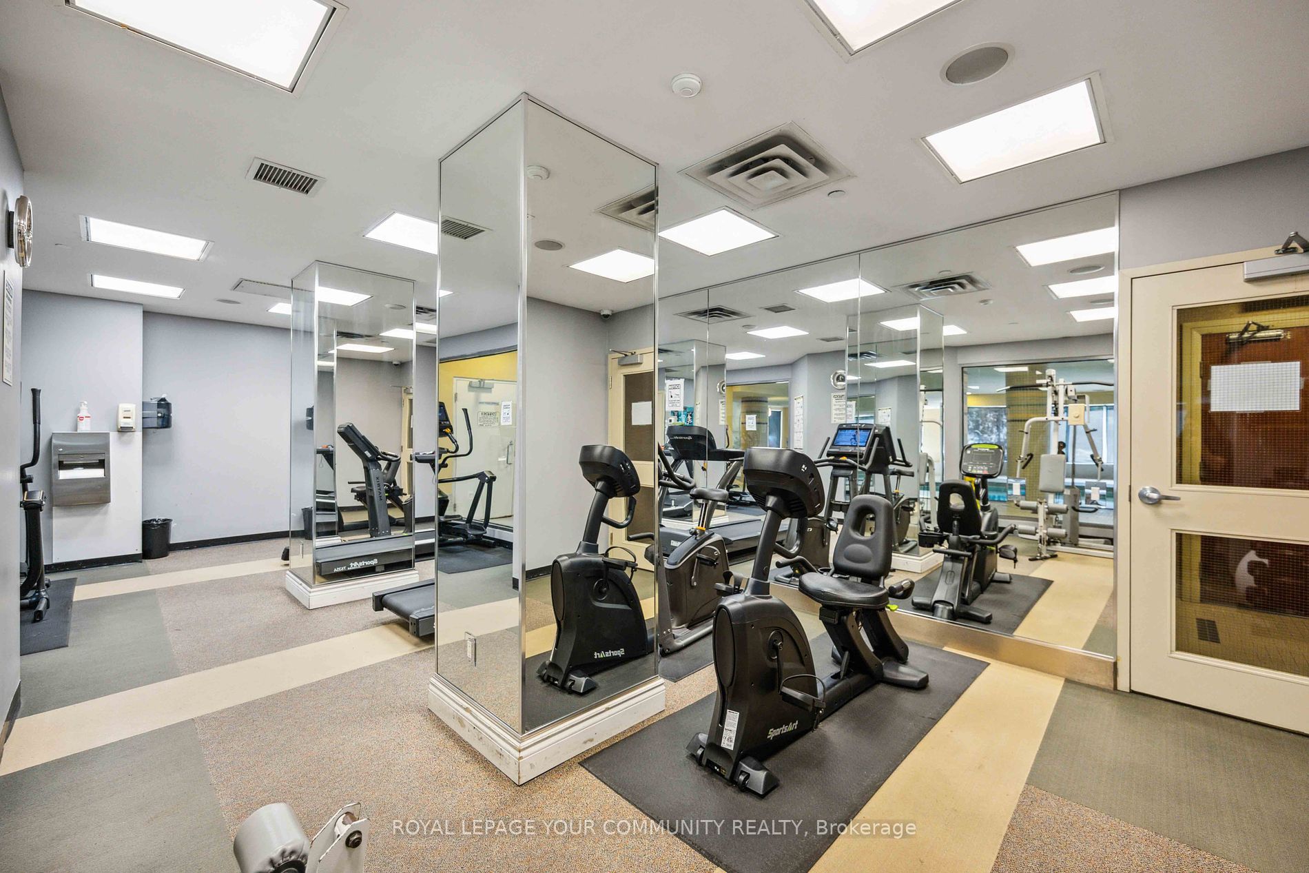 21 Hillcrest Ave, #404
