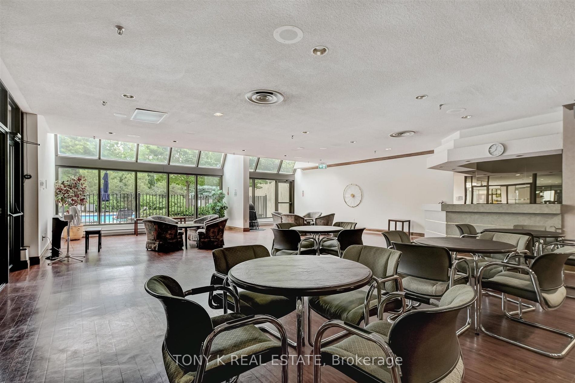 5444 Yonge St, #502A