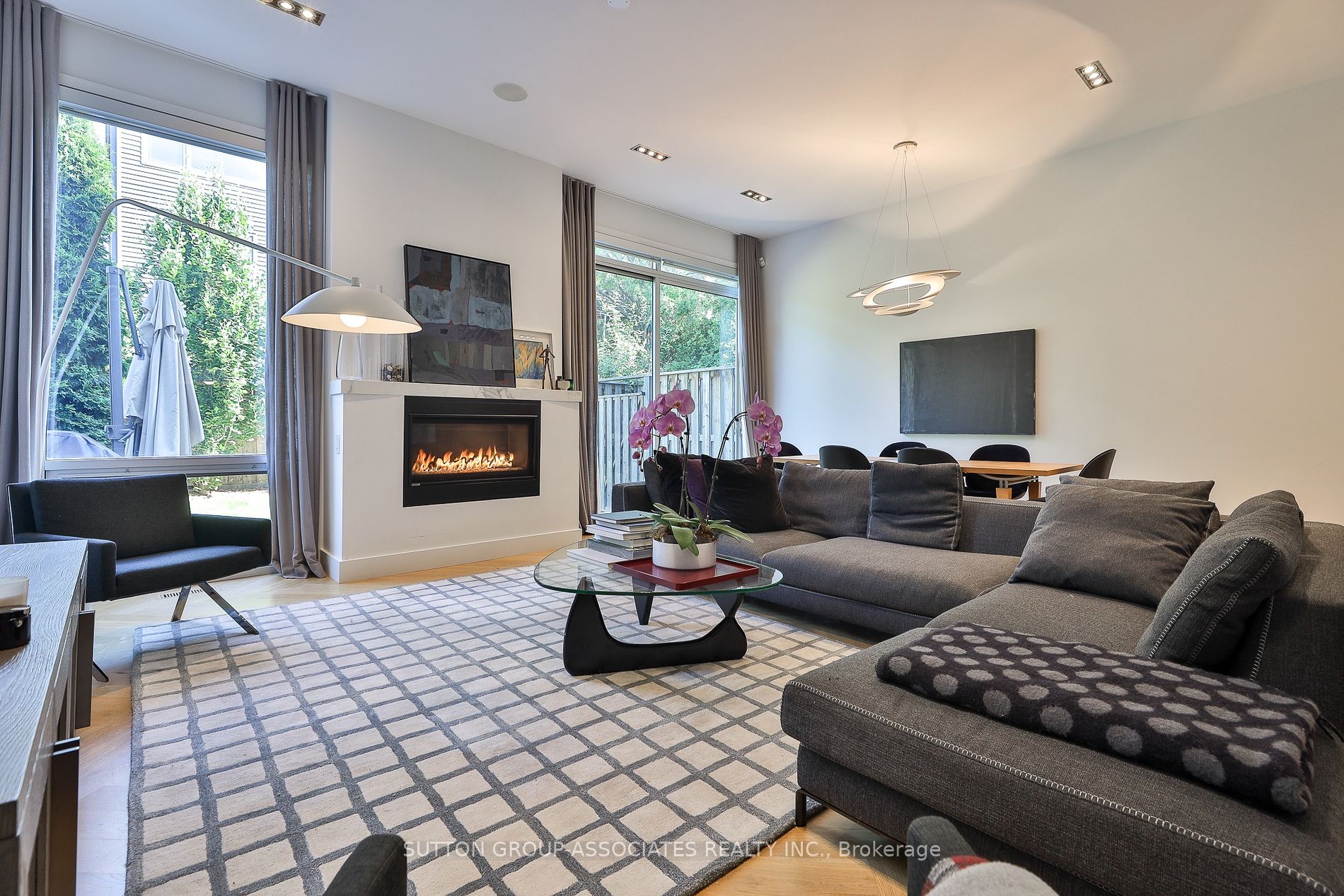 22 Mitchell Ave