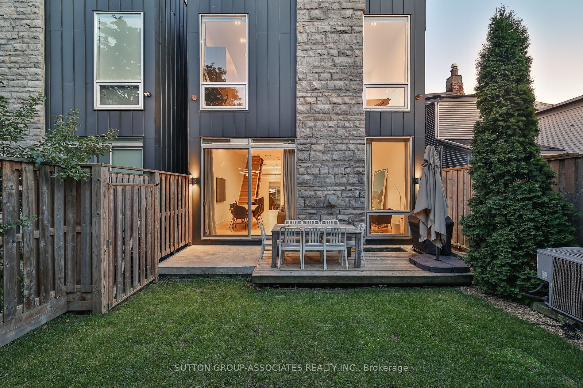 22 Mitchell Ave