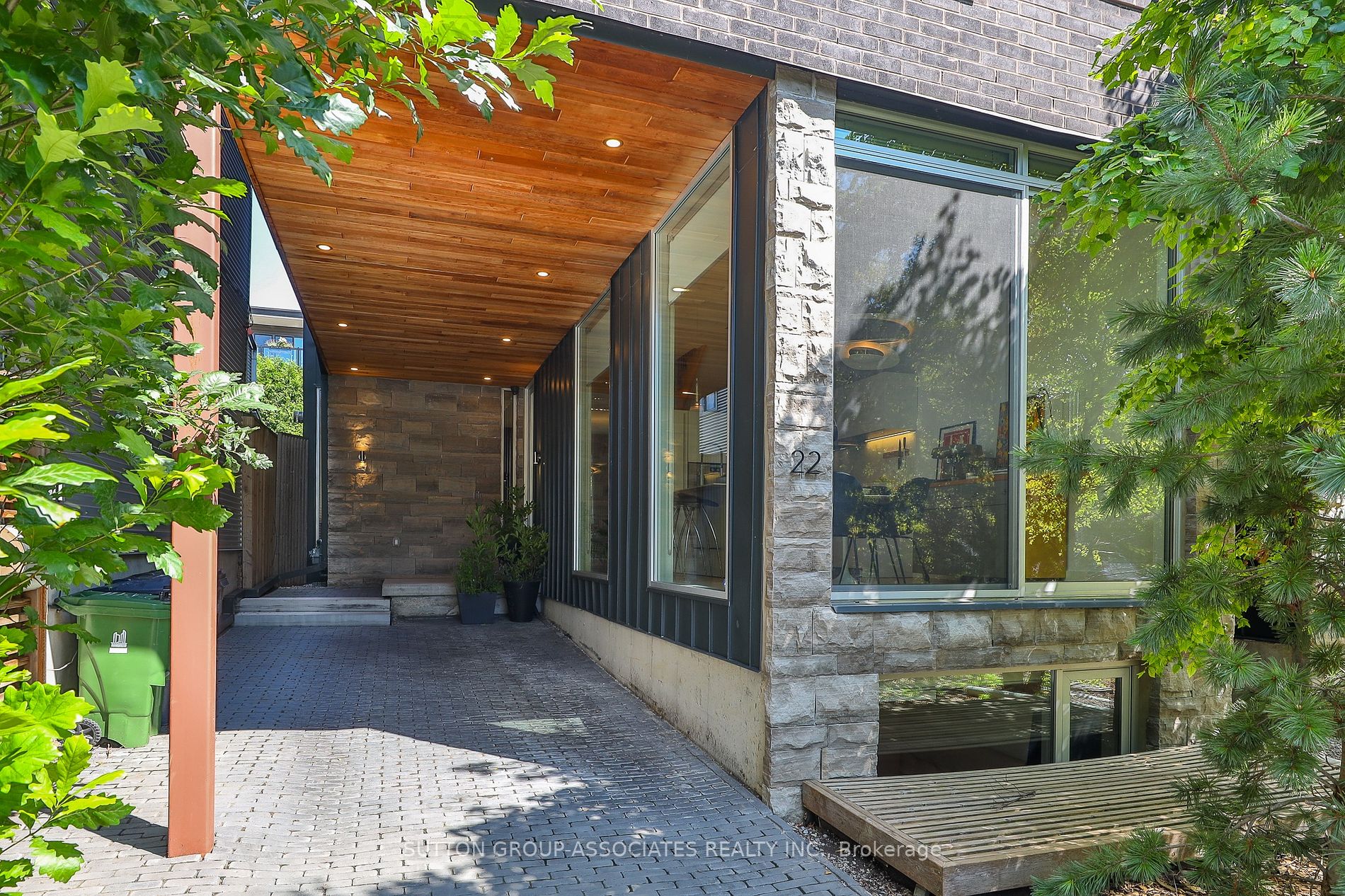 22 Mitchell Ave