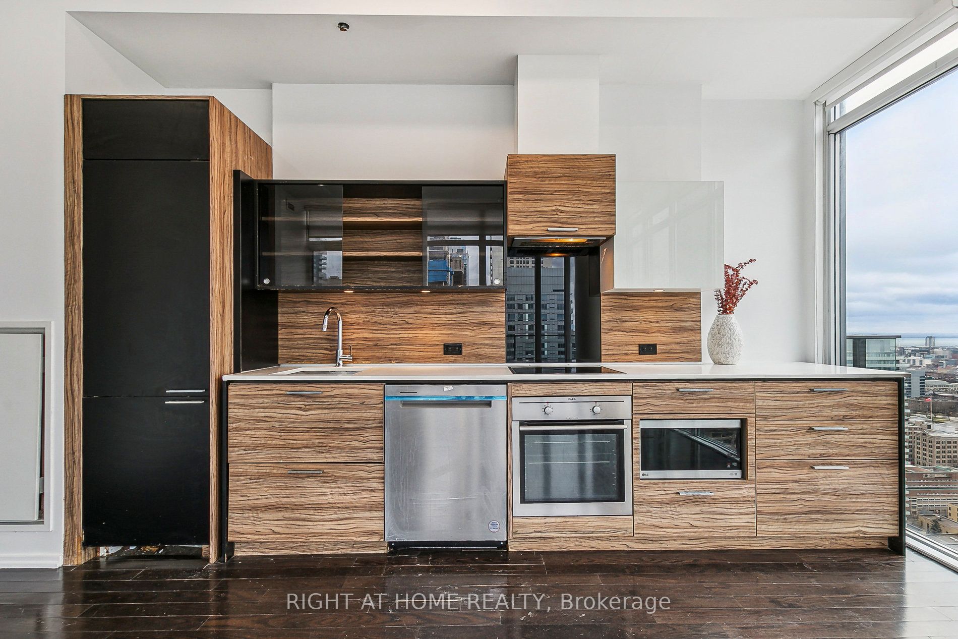 75 St Nicholas St, #3506