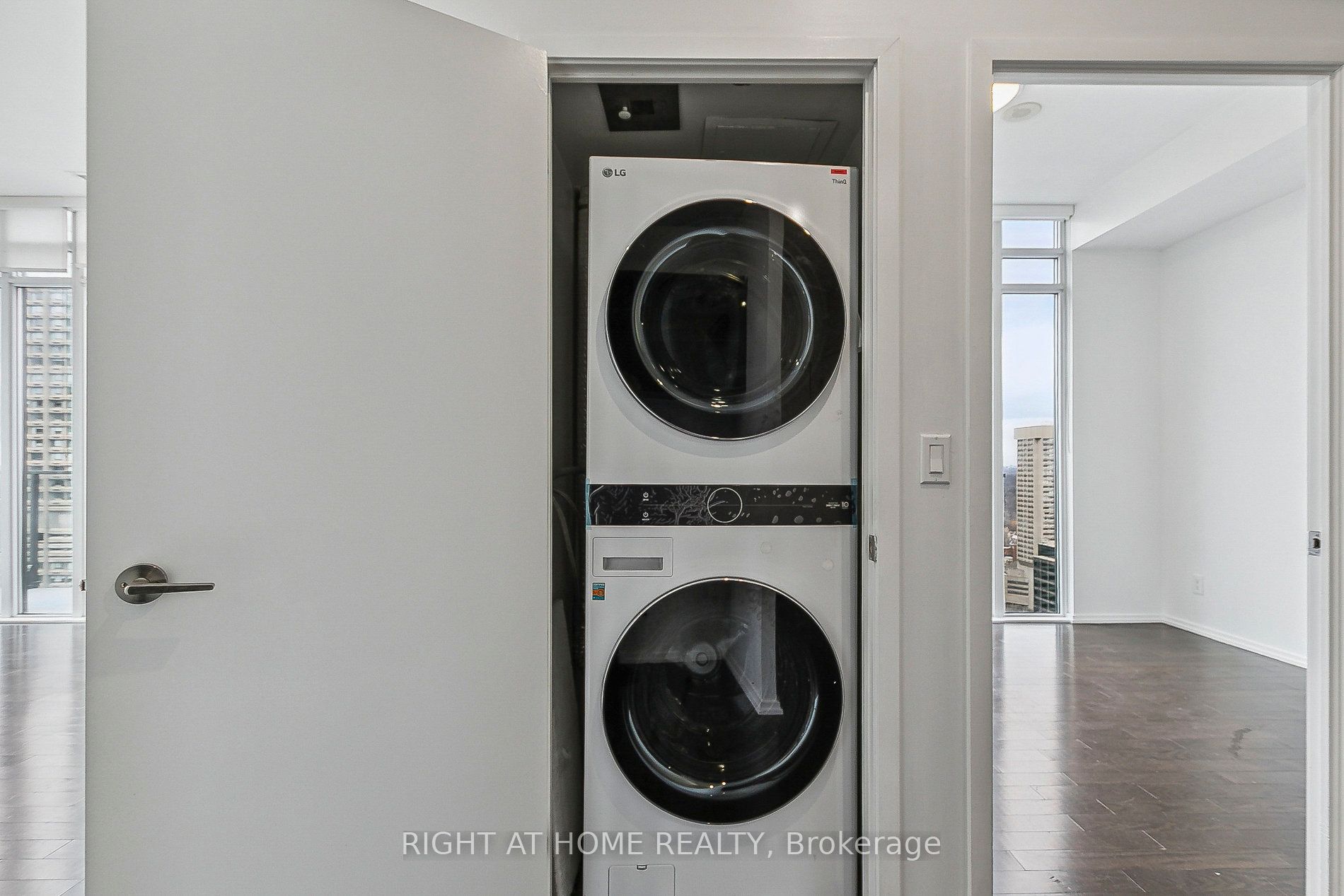 75 St Nicholas St, #3506