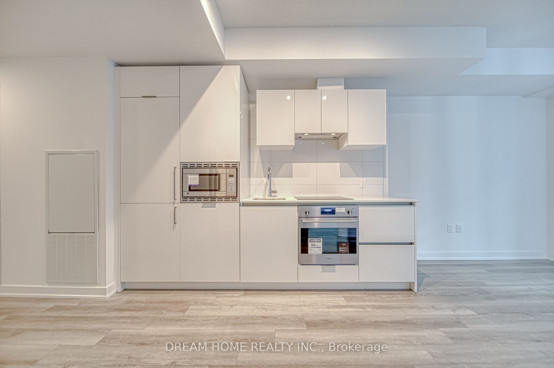 230 Simcoe St, #1921