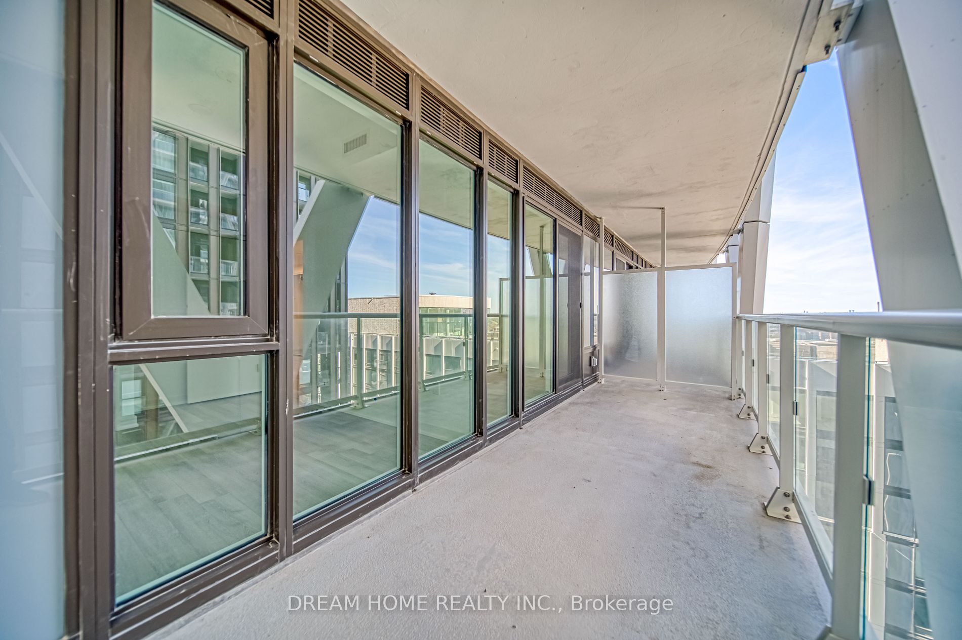 230 Simcoe St, #1921