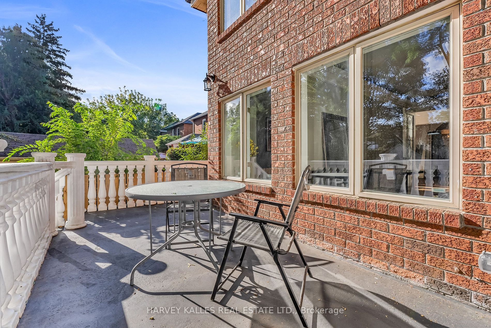 759 Eglinton Ave E
