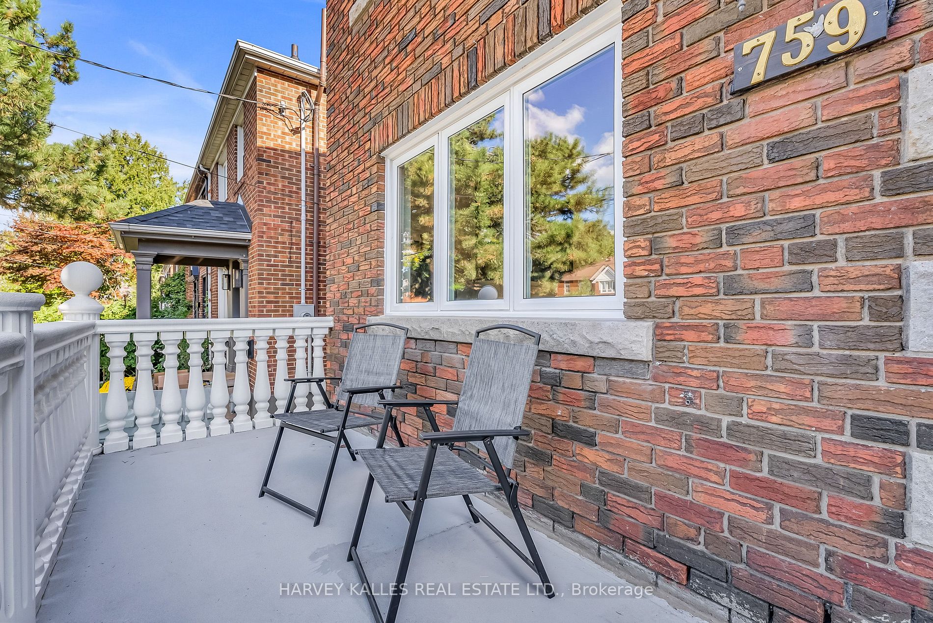 759 Eglinton Ave E