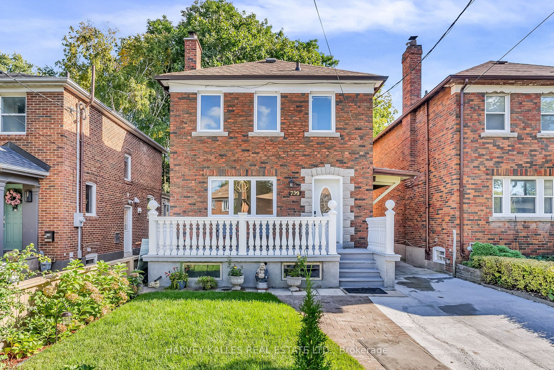 759 Eglinton Ave E