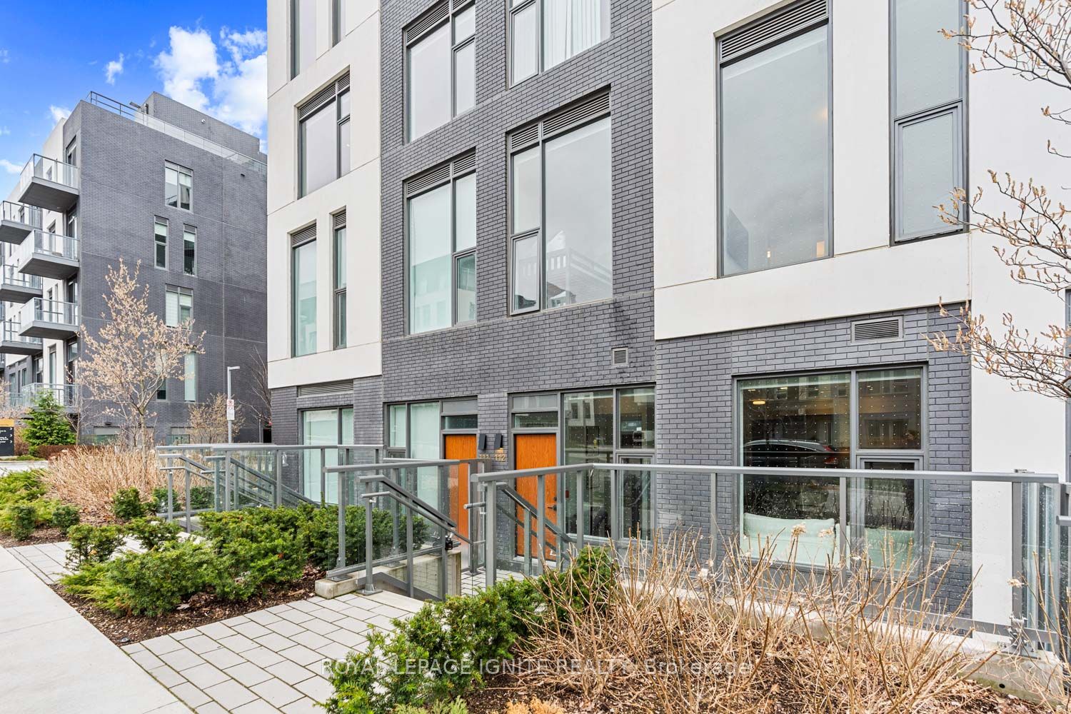 25 Adra Grado Way, #112