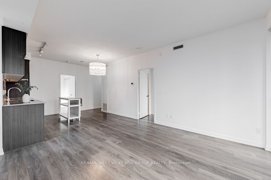 435 Richmond St W, #810
