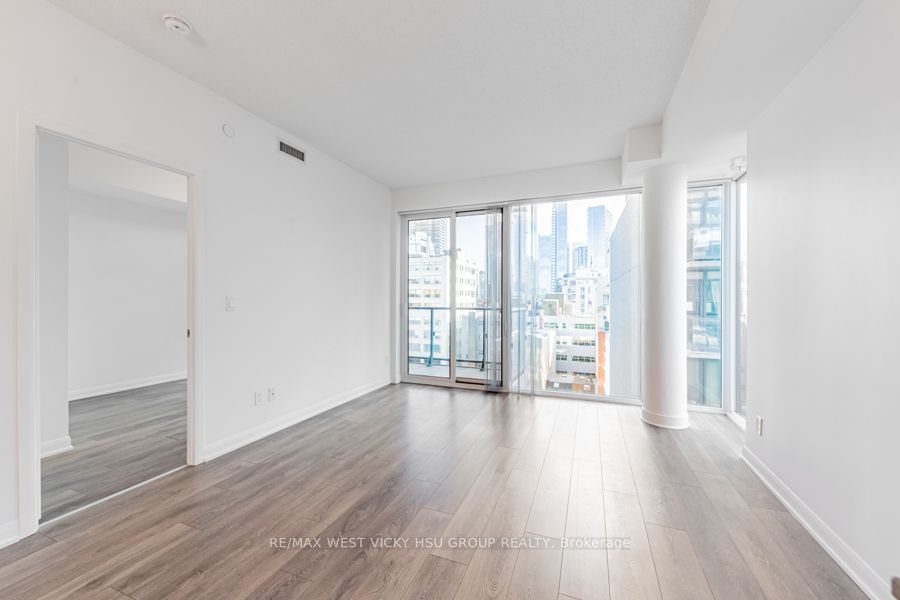 435 Richmond St W, #810