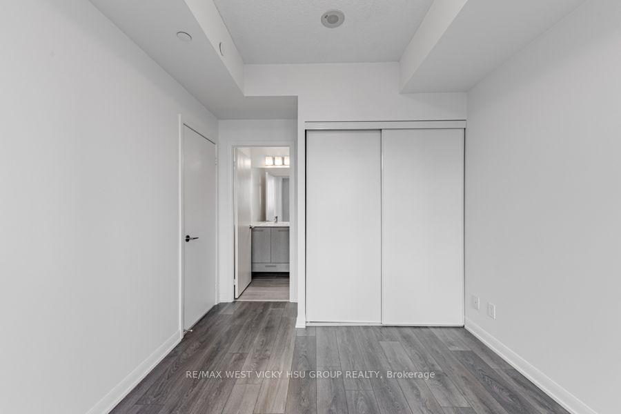 435 Richmond St W, #810