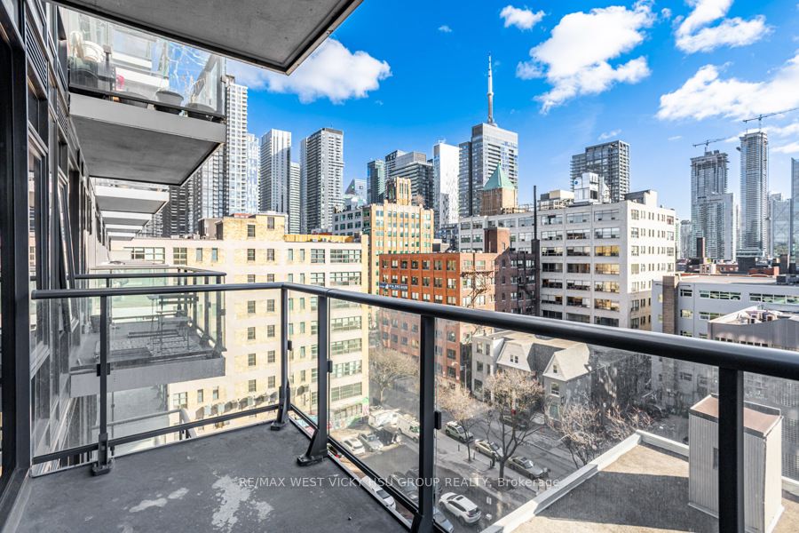 435 Richmond St W, #810