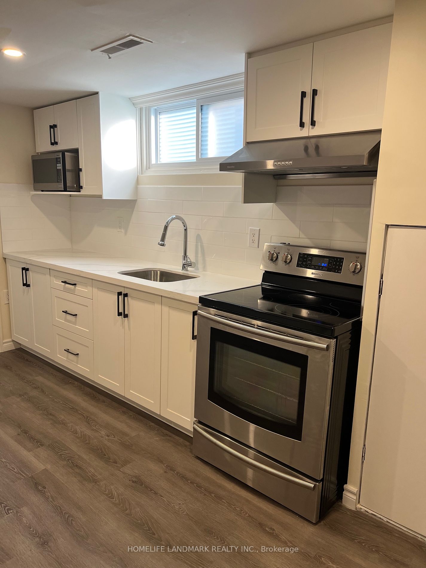 202 Lynedock Cres