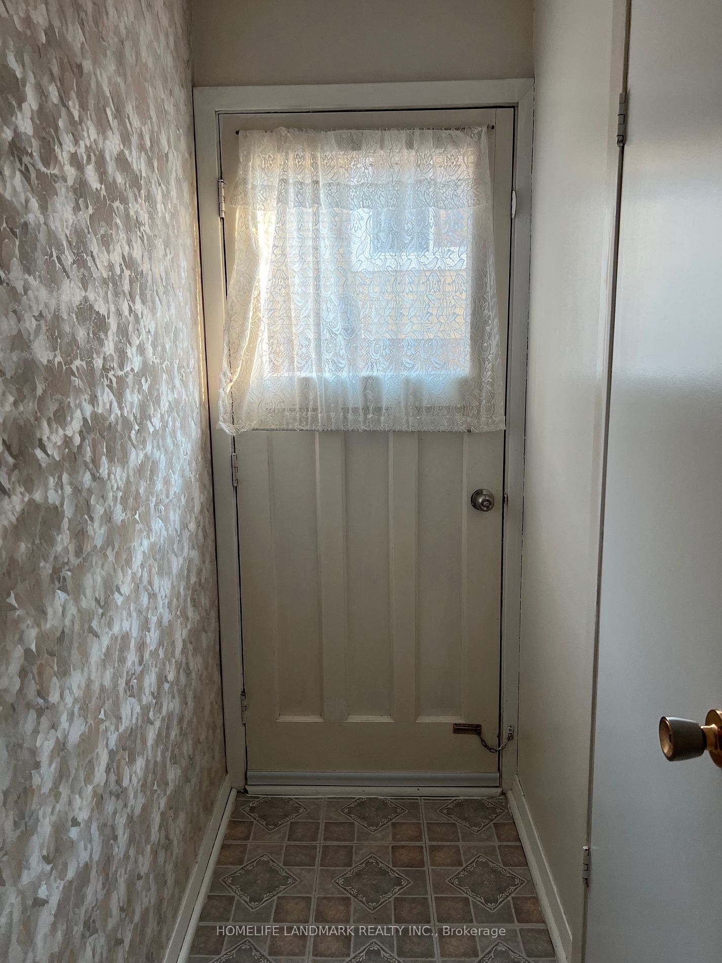 202 Lynedock Cres