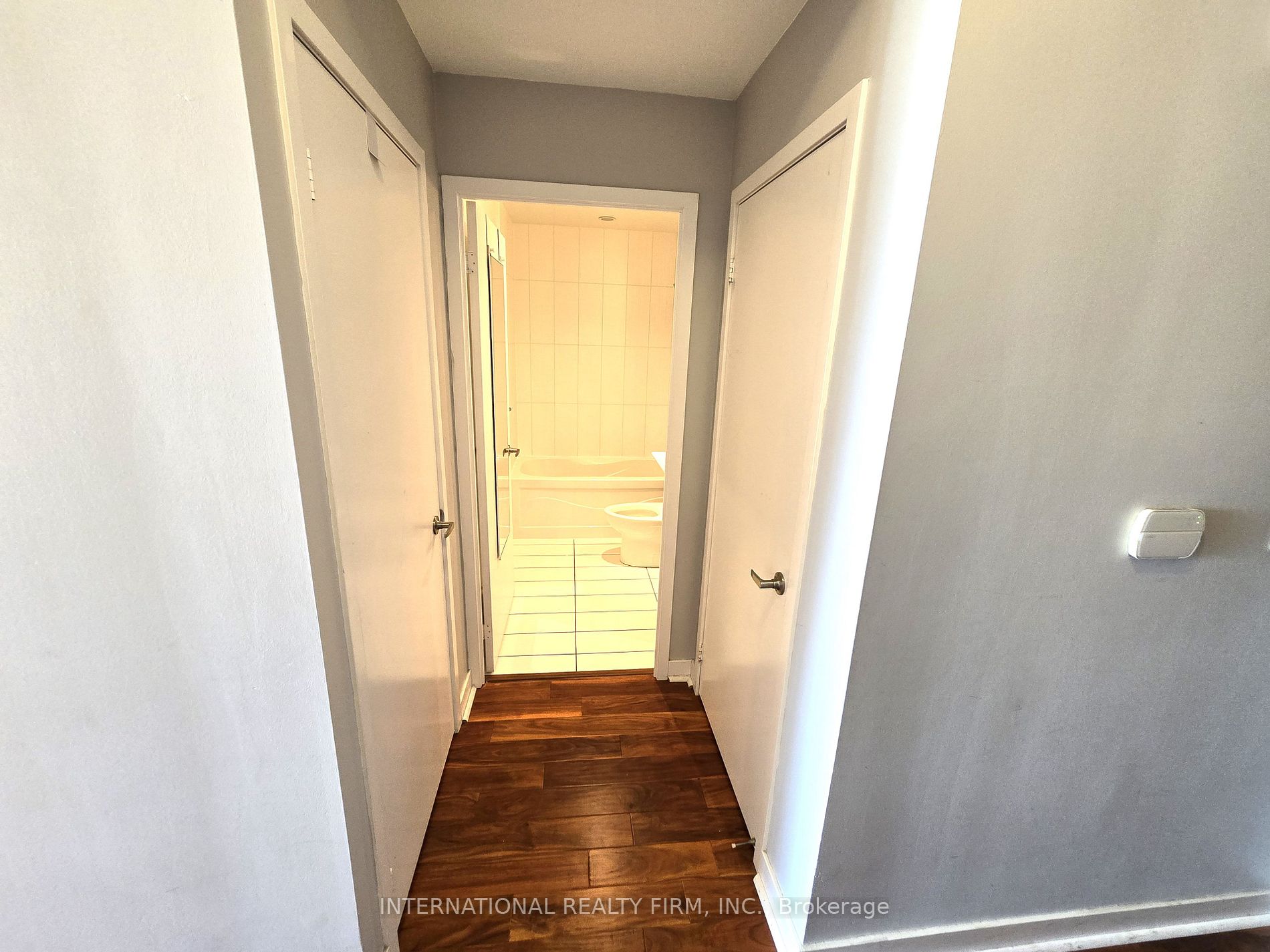 8 Telegram Mews, #703