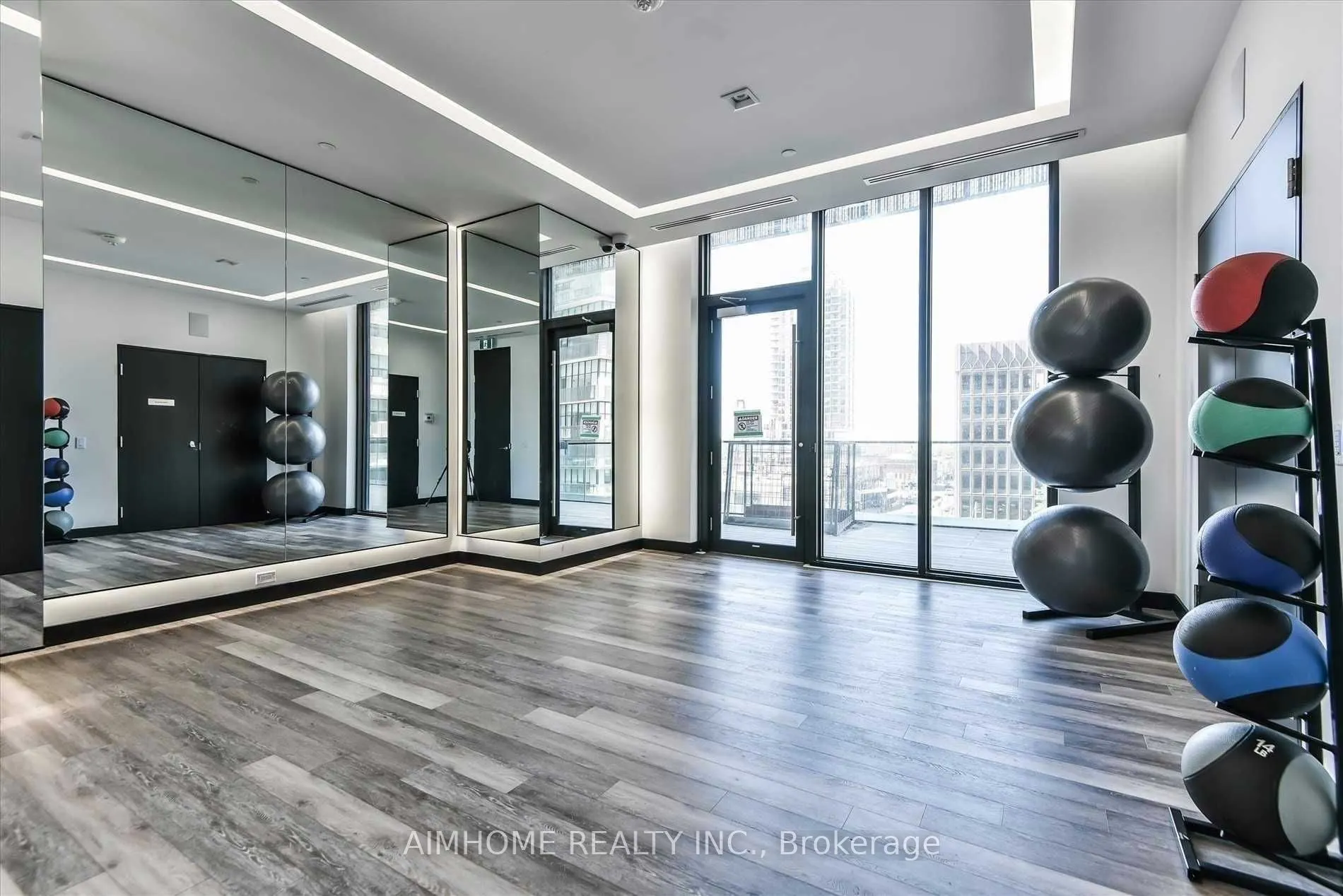 8 Eglinton Ave E, #3111