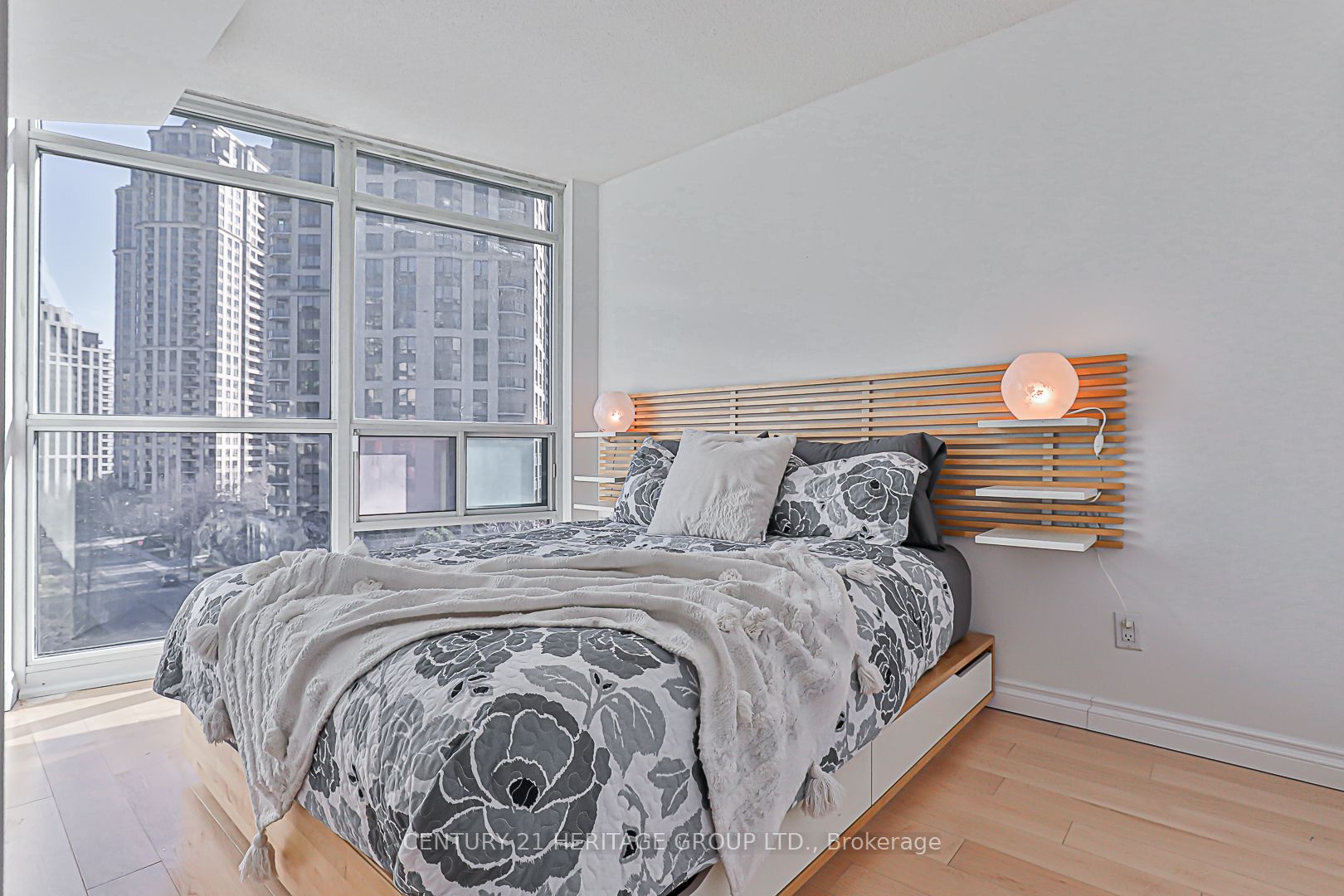 30 Harrison Garden Blvd, #701
