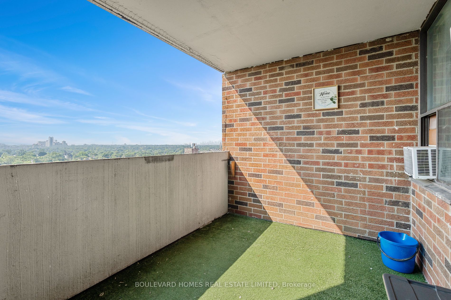 25 Sunrise Ave, #1408