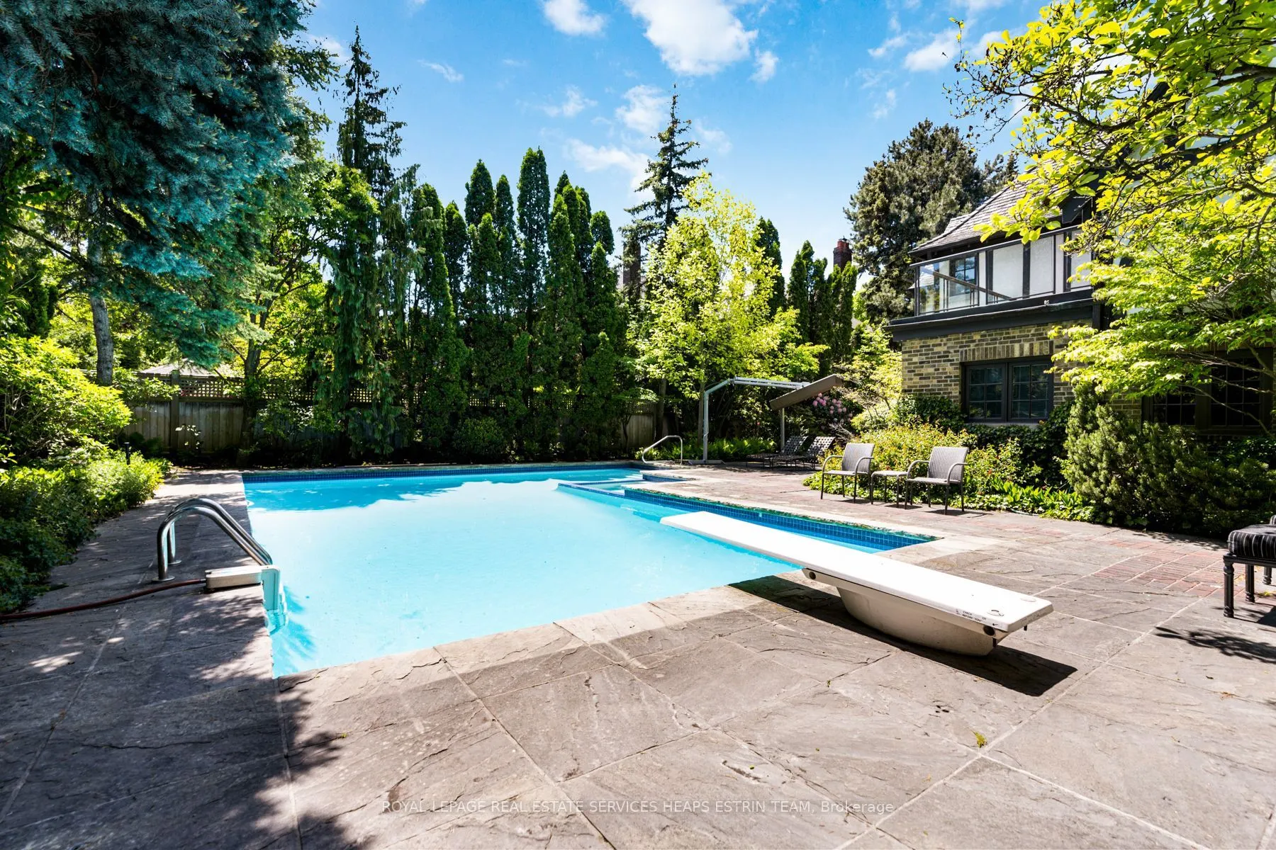 23 Dewbourne Ave