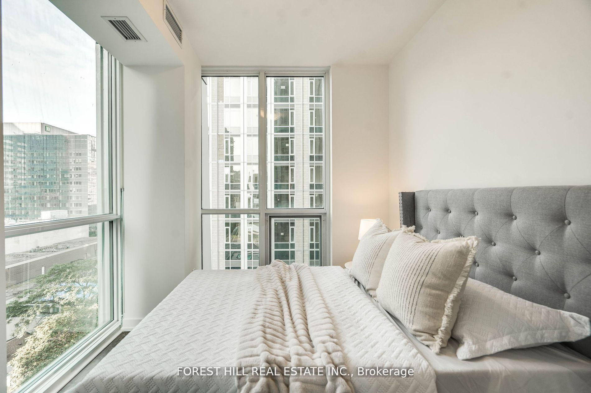 1 Yorkville Ave, #802