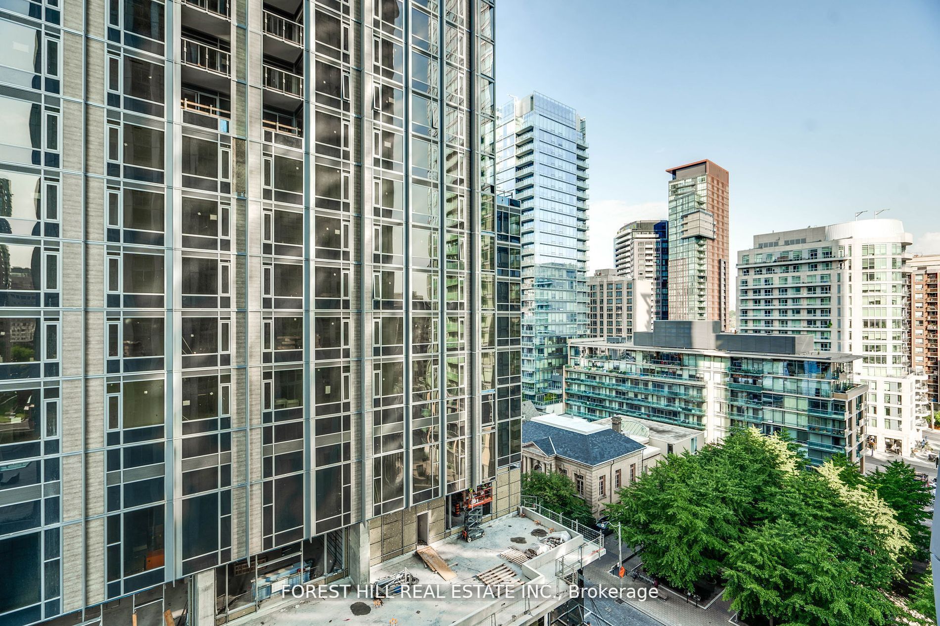 1 Yorkville Ave, #802