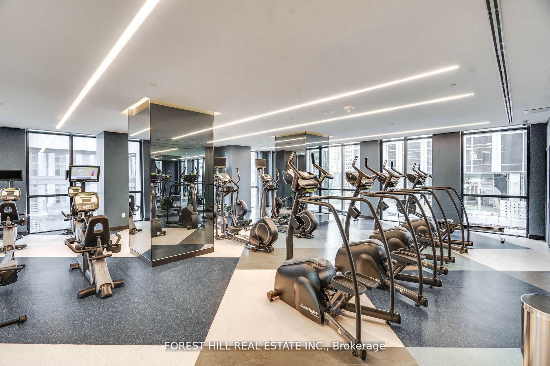 1 Yorkville Ave, #802