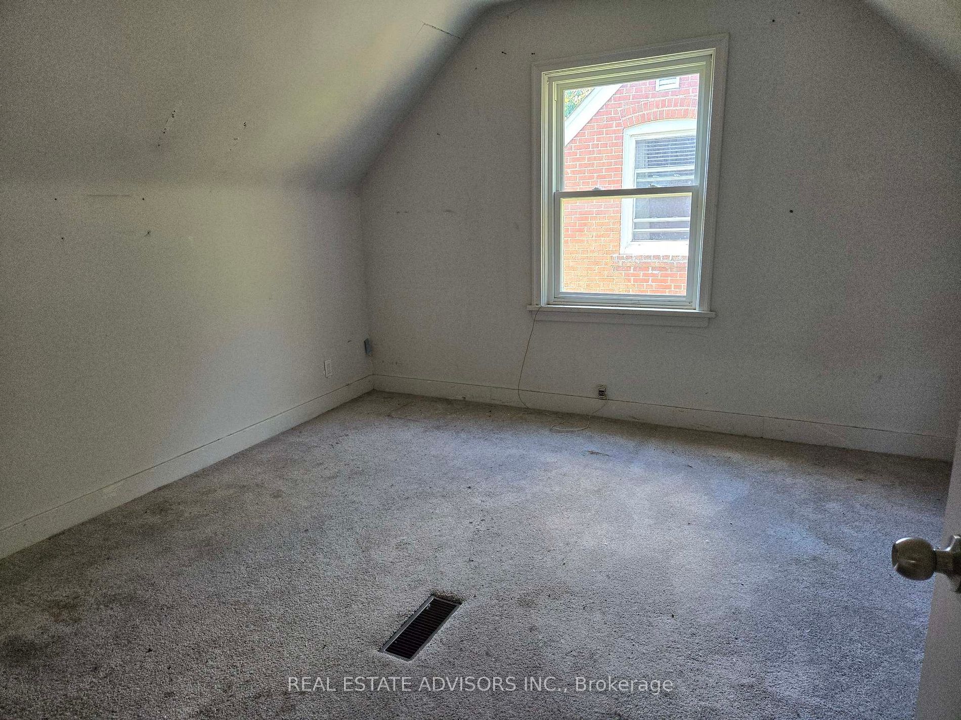 46 Devondale Ave