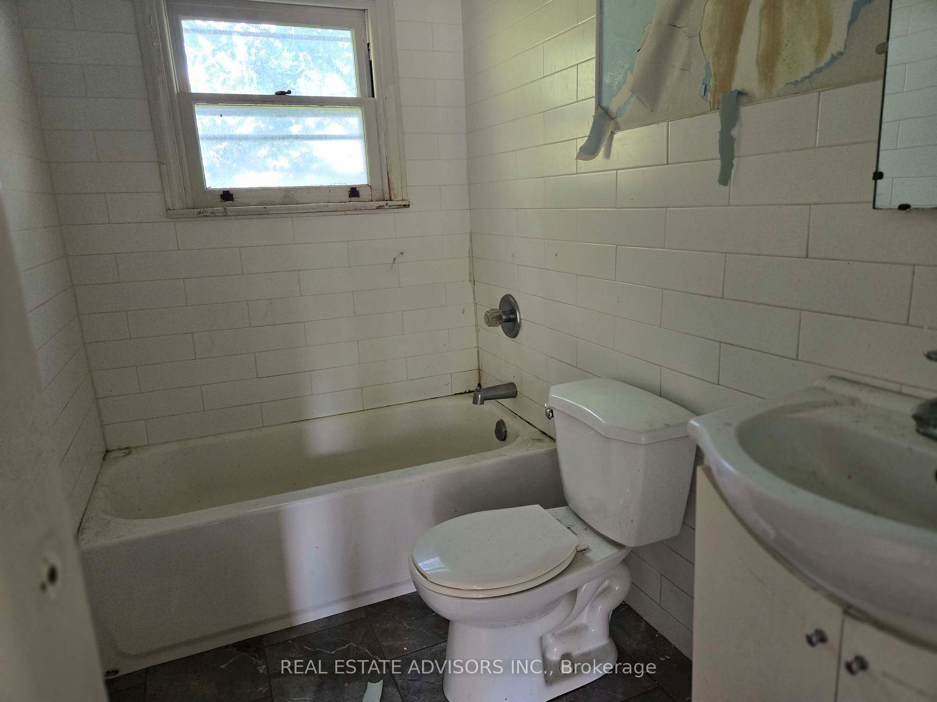 46 Devondale Ave