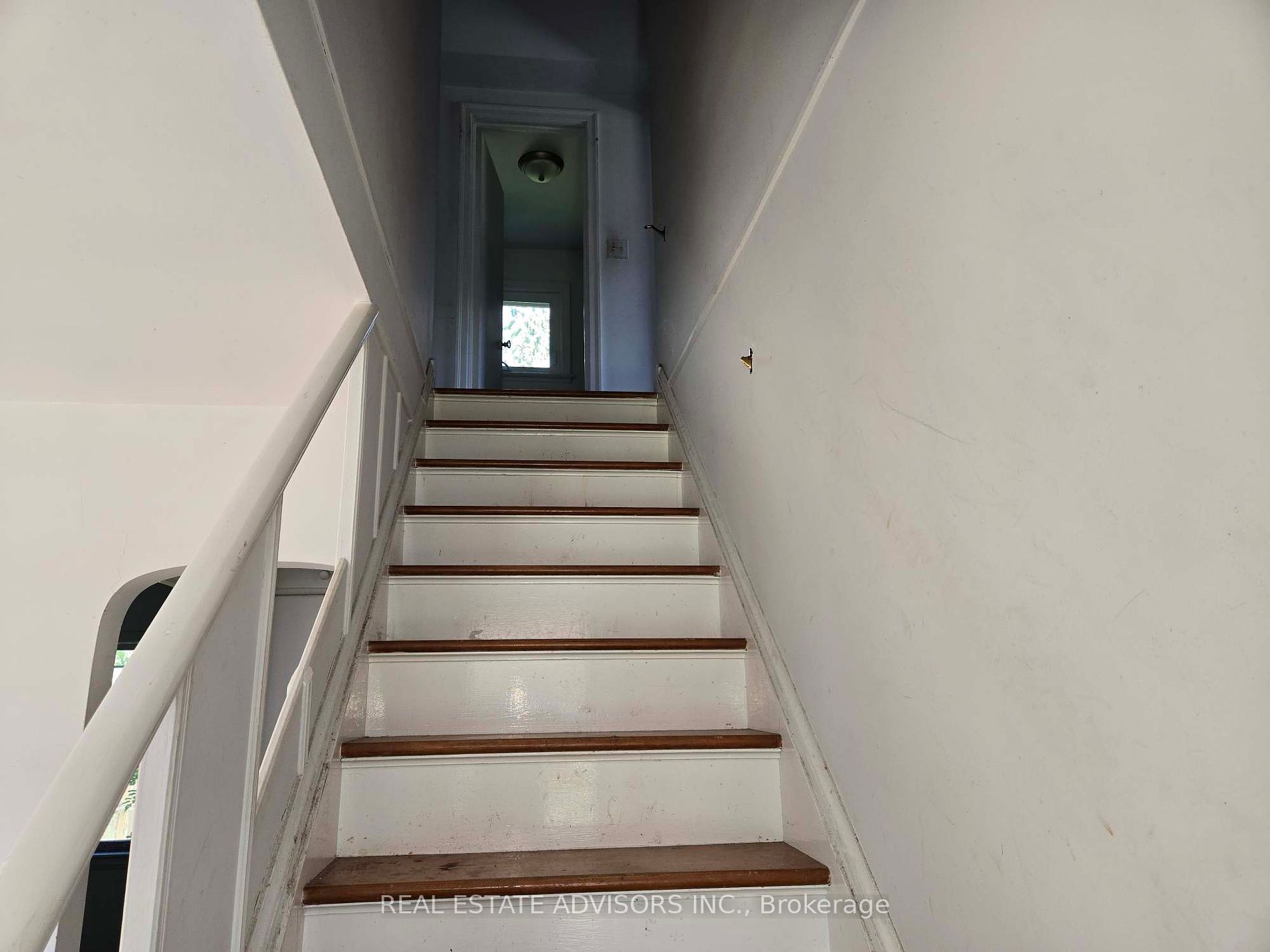 46 Devondale Ave