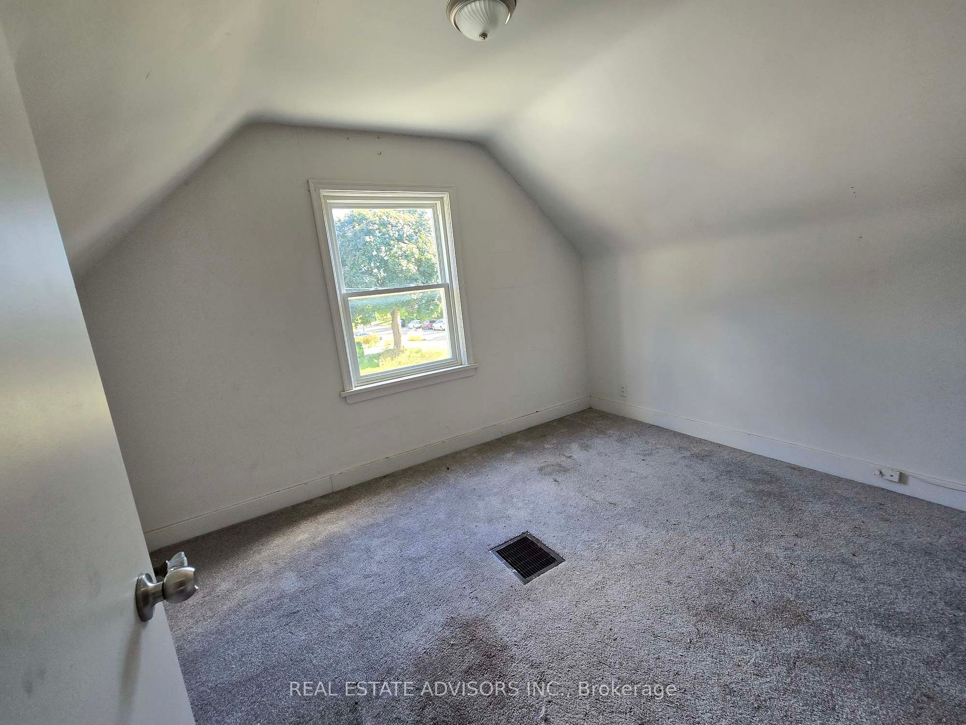 46 Devondale Ave