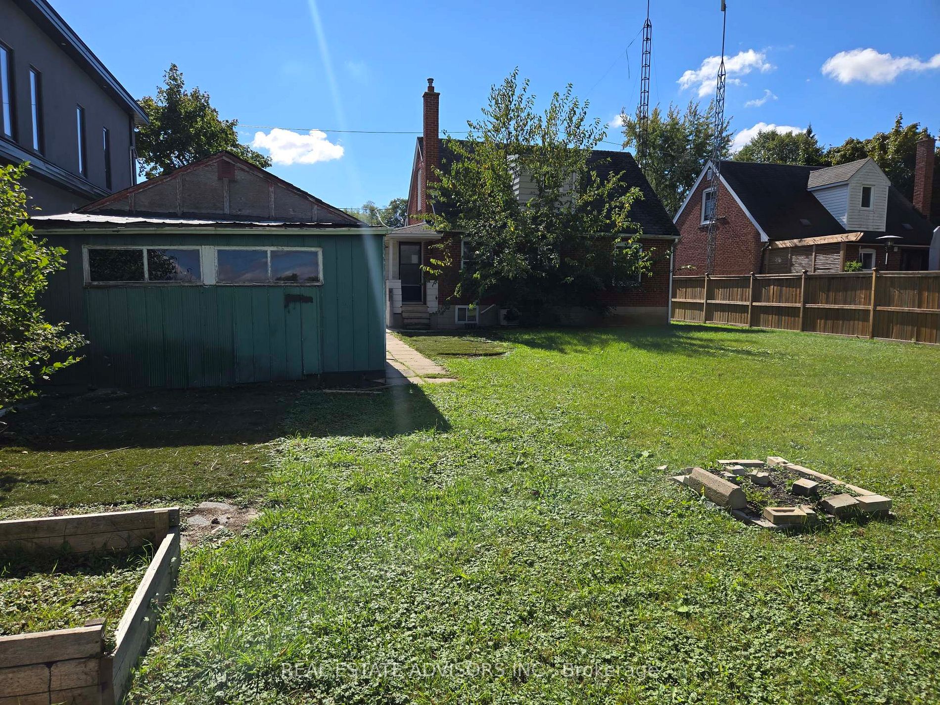 46 Devondale Ave