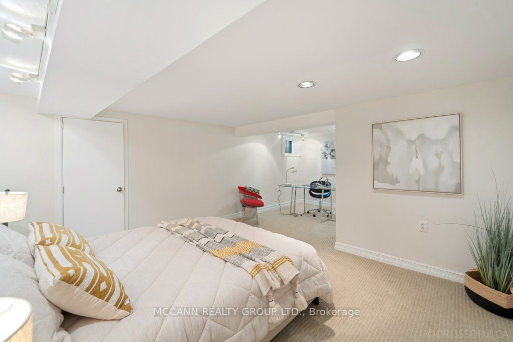 48 Joicey Blvd