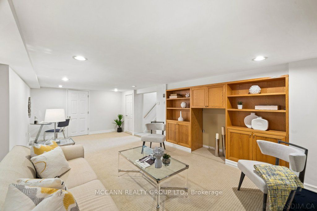48 Joicey Blvd