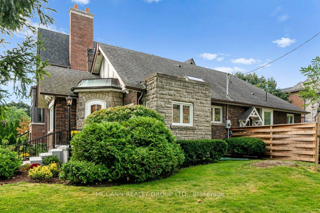 48 Joicey Blvd