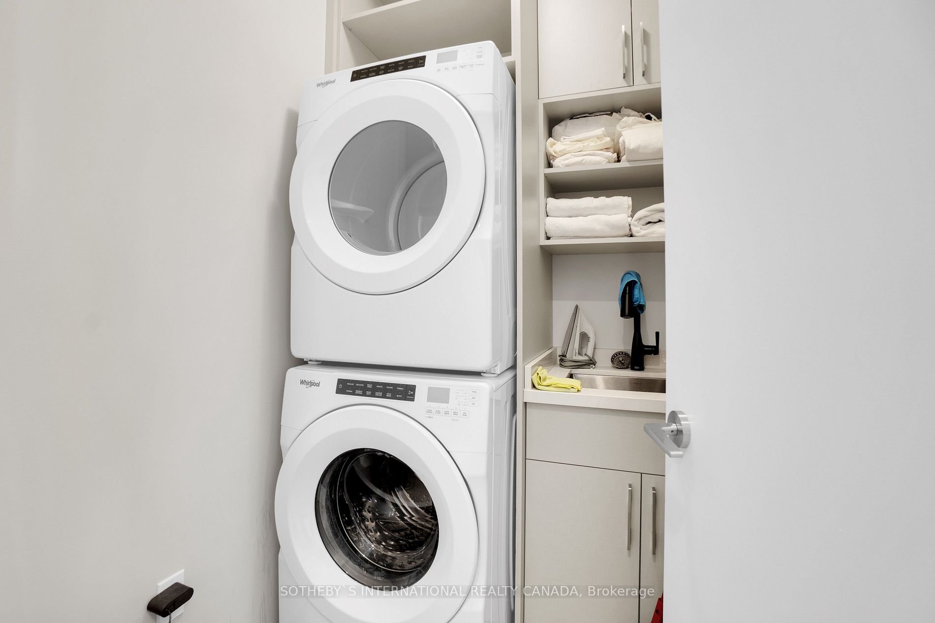 1 Yorkville Ave, #5405