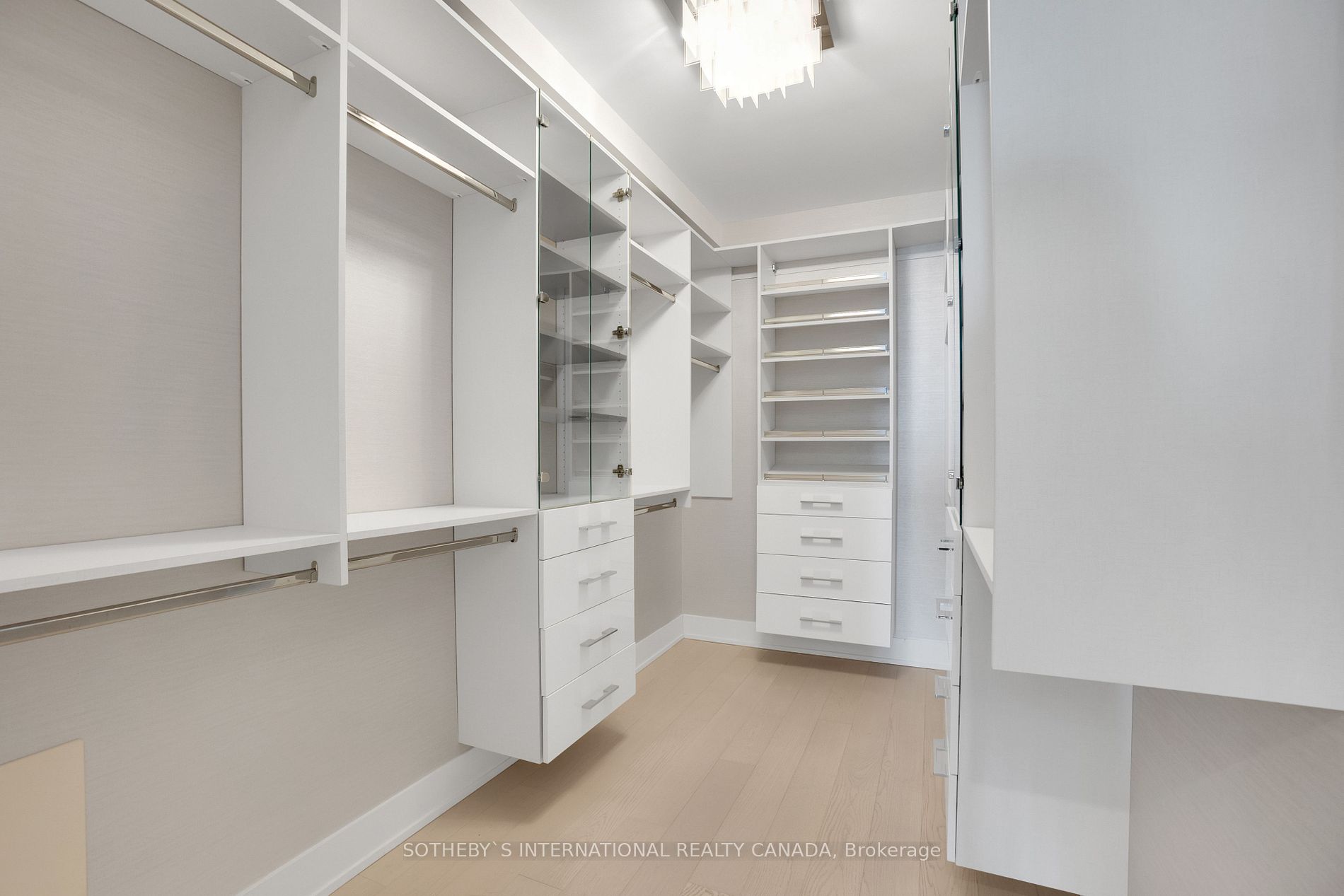 1 Yorkville Ave, #5405