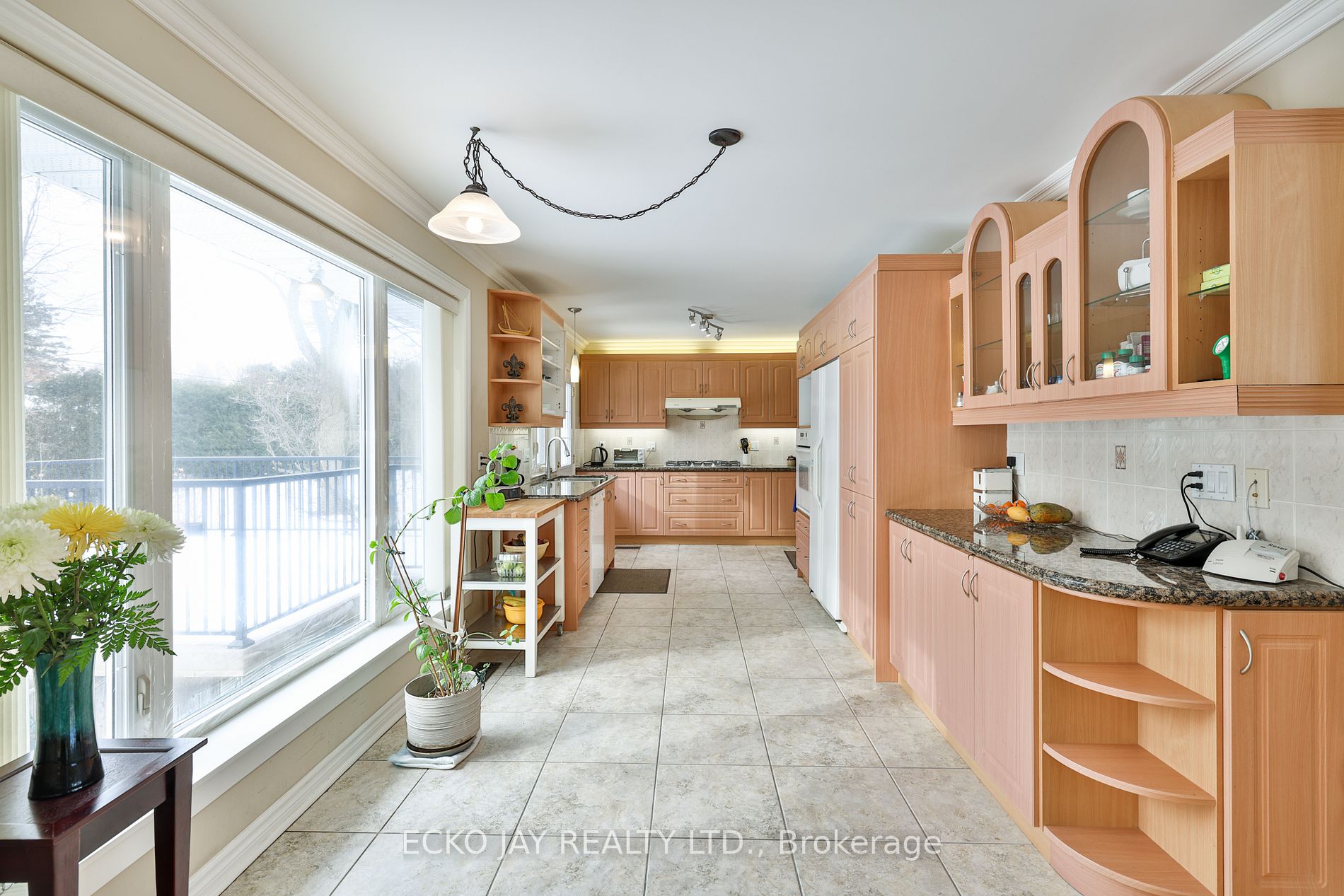 67 Laurentide Dr