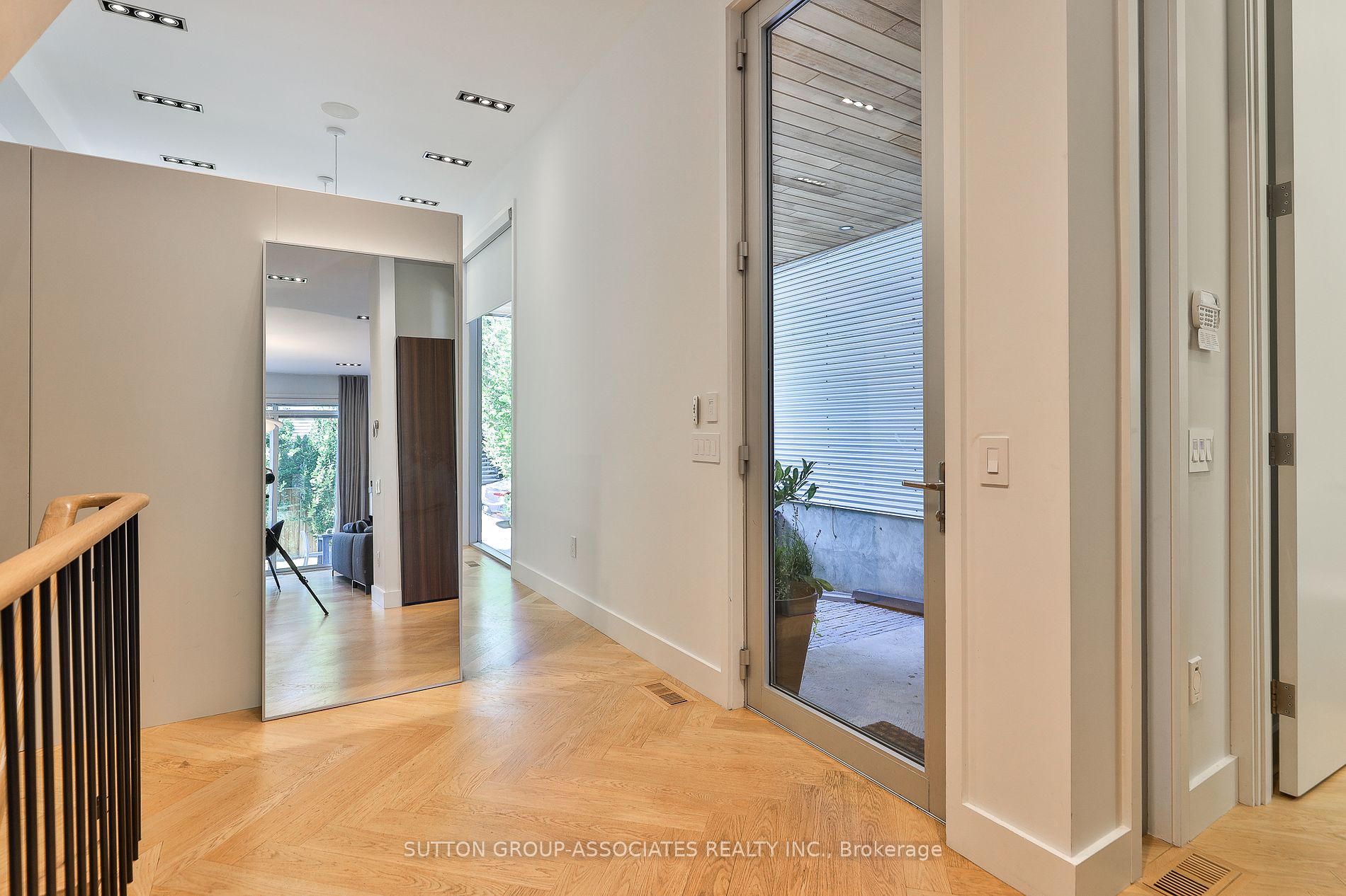 22 Mitchell Ave