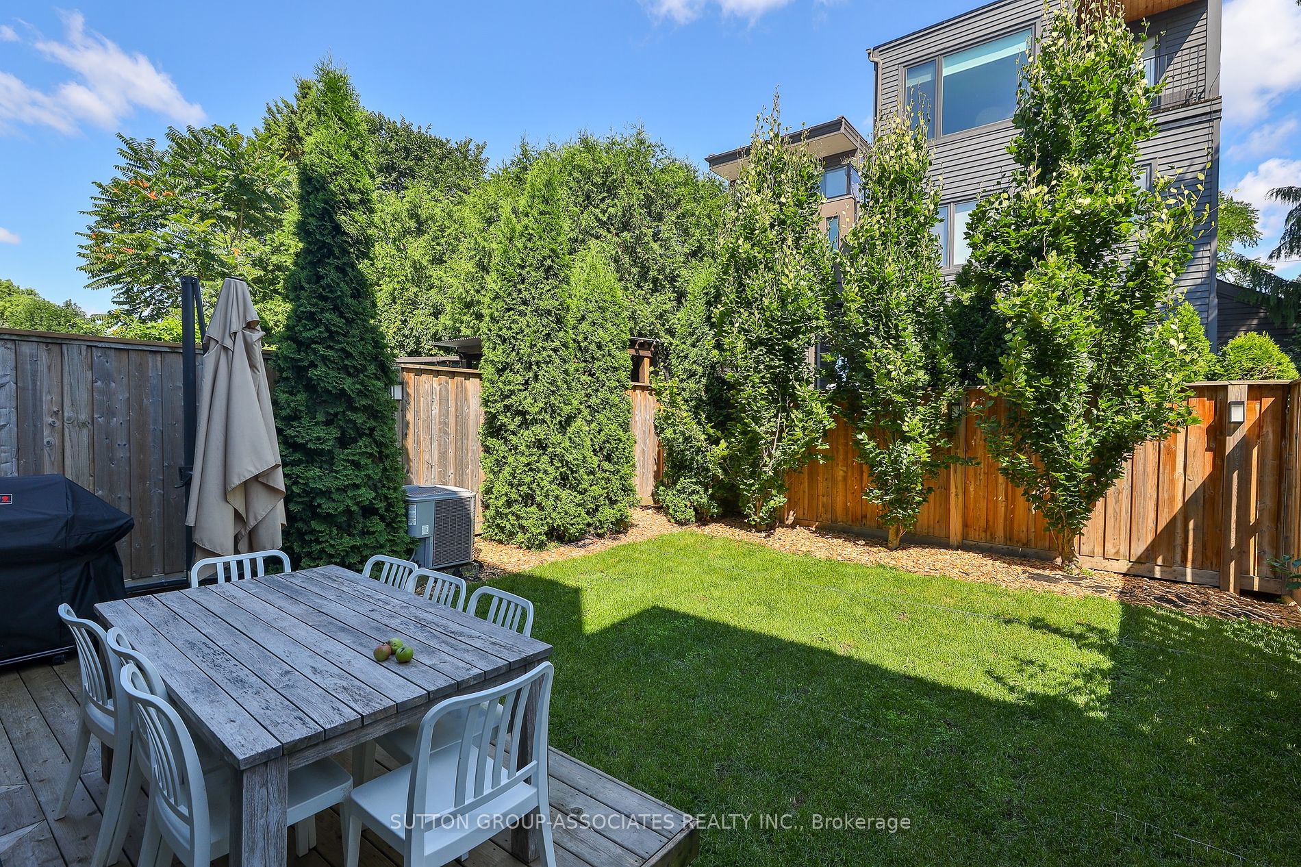 22 Mitchell Ave