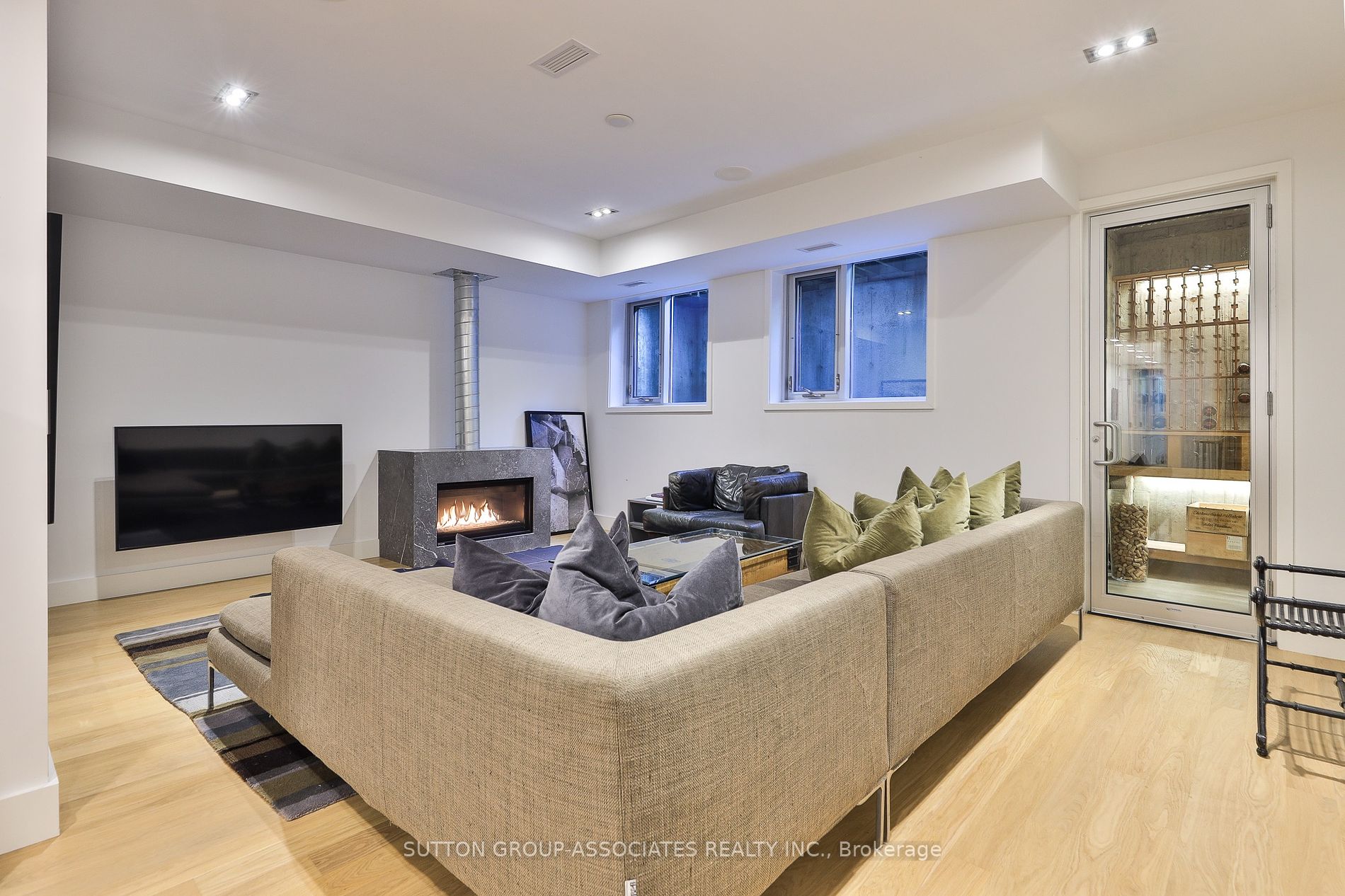 22 Mitchell Ave